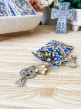 Load image into Gallery viewer, Rosary Pouch, Blue Wattle
