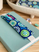 Load image into Gallery viewer, A4 &amp; A5 Pen Holder Bookmark, Blue Drift
