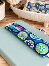 Load image into Gallery viewer, A4 &amp; A5 Pen Holder Bookmark, Blue Drift
