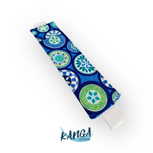 Load image into Gallery viewer, A4 &amp; A5 Pen Holder Bookmark, Blue Drift
