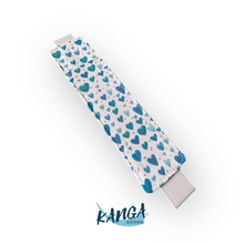 Load image into Gallery viewer, A4 &amp; A5 Pen Holder Bookmark  White with Blue Hearts

