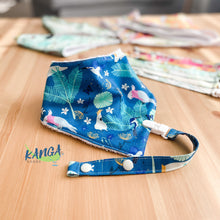 Load image into Gallery viewer, Cute Tropical Australia bandana dribble bib &amp; dummy pacifier clip, Adjustable, Gender neutral white and green, Baby shower gift
