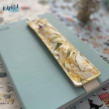Load image into Gallery viewer, A4 &amp; A5 Pen Holder Bookmark, Wattle
