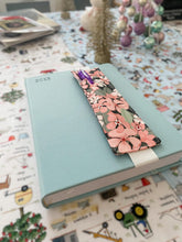 Load image into Gallery viewer, A5 Pen Holder Bookmark, Botanic Blend
