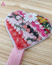 Load image into Gallery viewer, Heart-Shaped Elastic Book Band
