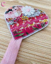 Load image into Gallery viewer, Heart-Shaped Elastic Book Band
