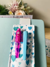 Load image into Gallery viewer, A4 &amp; A5 Pen Holder Bookmark  White with Blue Hearts
