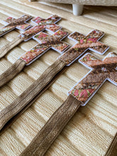 Load image into Gallery viewer, Cross-Shaped Elastic Bookmark
