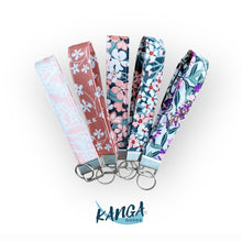 Load image into Gallery viewer, Australian Keychain Wristlet, Aussie Garden
